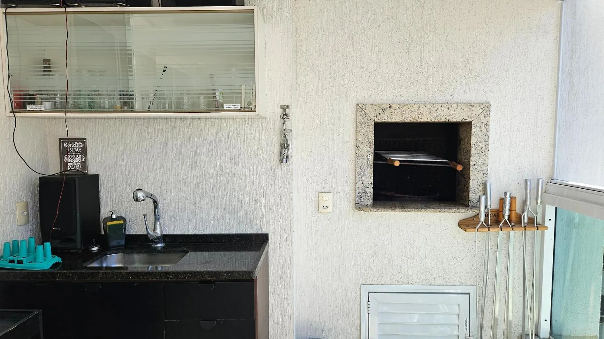 Apto Meia Praia Itapema Sc Com Banheira,Churrasqueira,Garagem شقة